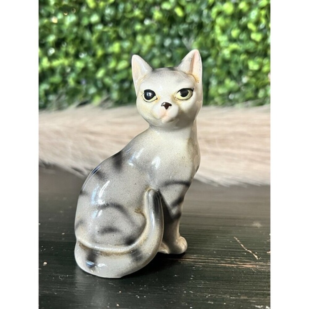 Vintage Grey Tabby Cat Figurine Ceramic Sitting Kitty Made in‎ Japan 4" Height